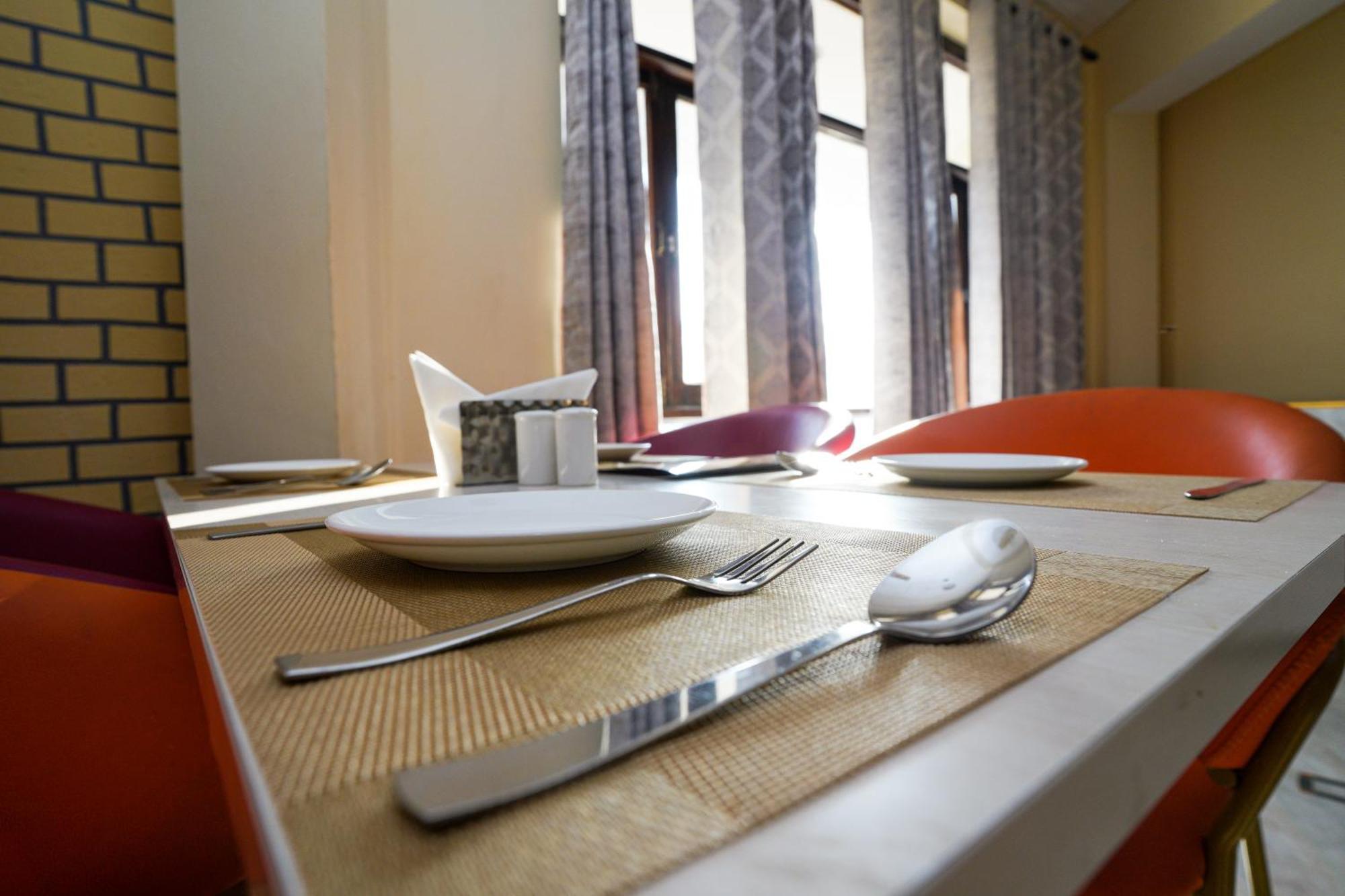 Hotel Neeraj Bhawan- Triveni Ghat Rishīkesh المظهر الخارجي الصورة