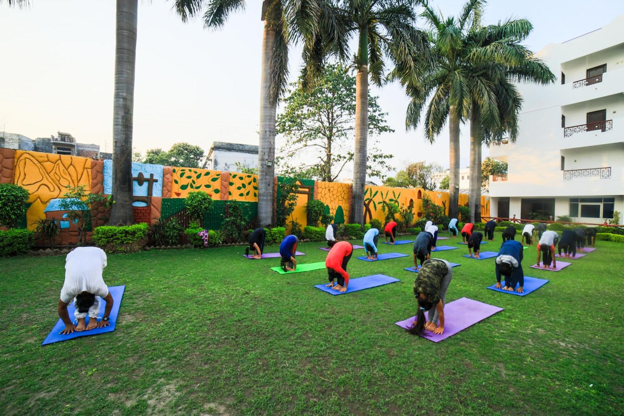 Hotel Neeraj Bhawan- Triveni Ghat Rishīkesh المظهر الخارجي الصورة