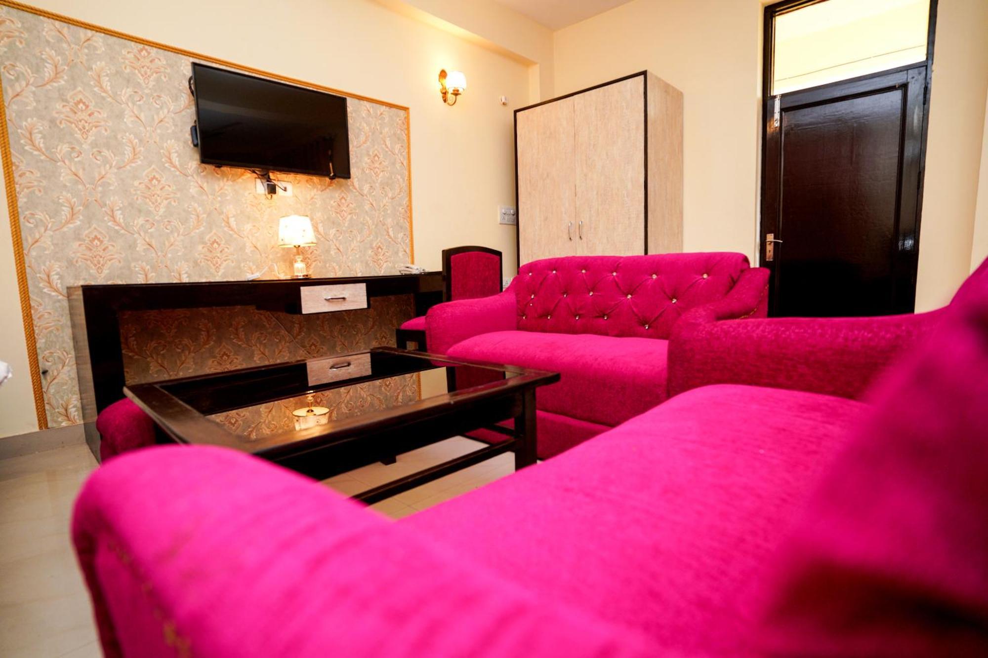 Hotel Neeraj Bhawan- Triveni Ghat Rishīkesh المظهر الخارجي الصورة