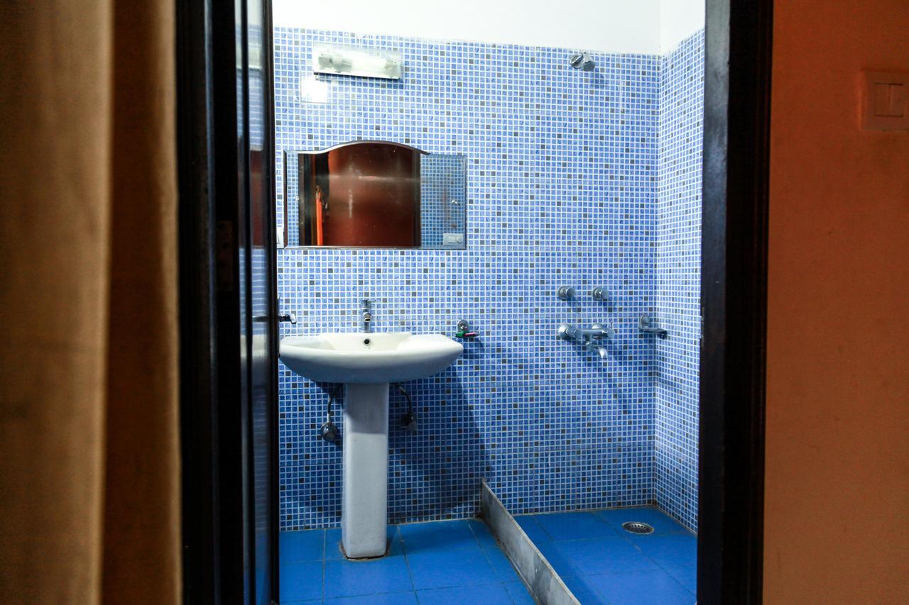 Hotel Neeraj Bhawan- Triveni Ghat Rishīkesh المظهر الخارجي الصورة