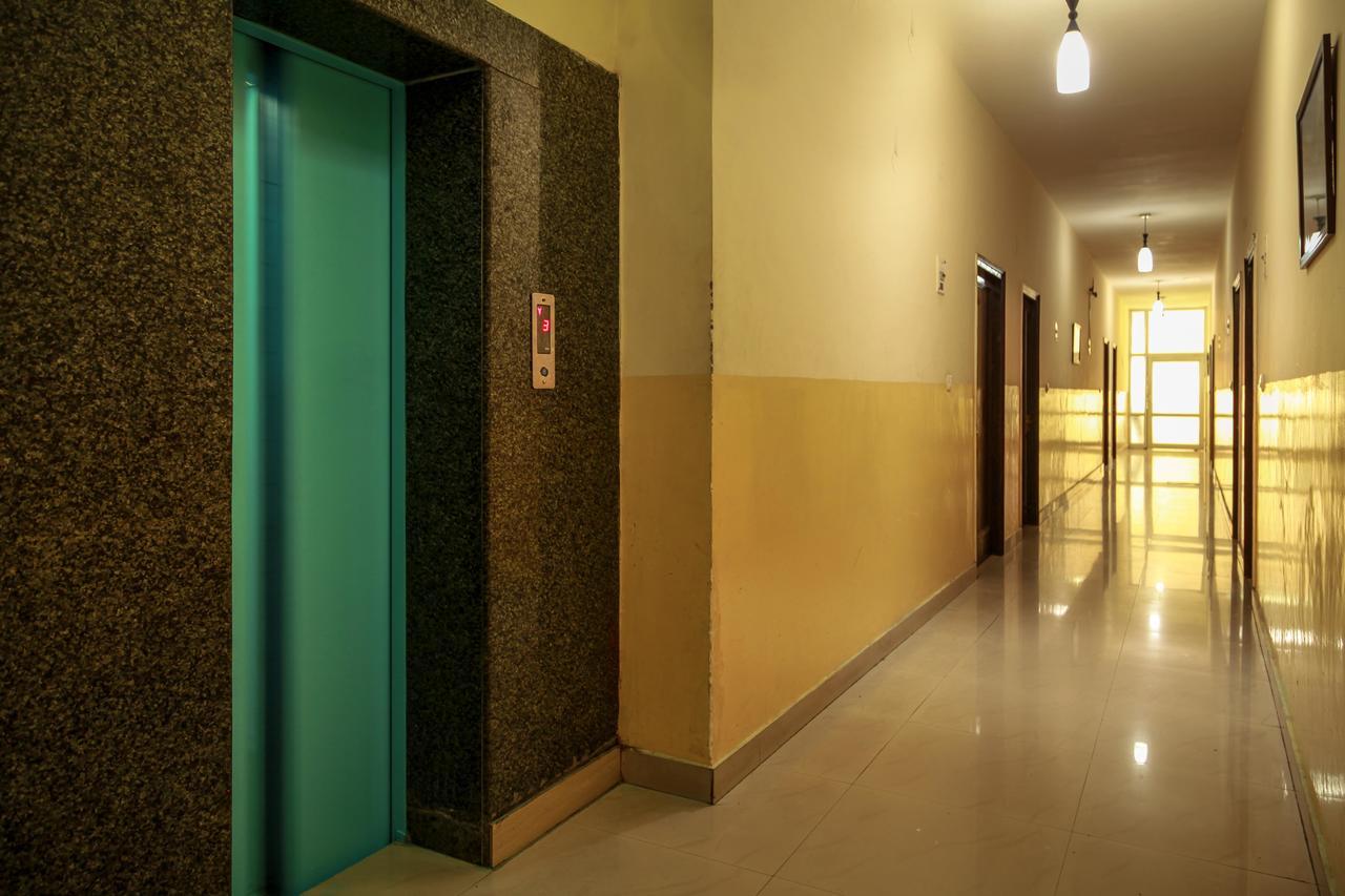Hotel Neeraj Bhawan- Triveni Ghat Rishīkesh المظهر الخارجي الصورة